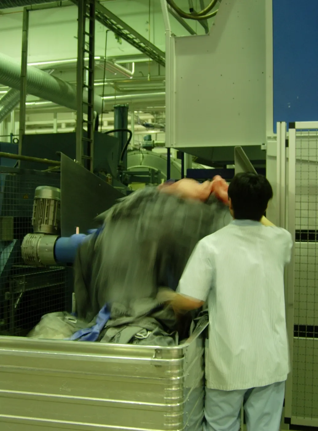 Industrial tumble dryer with stainless-steel drum